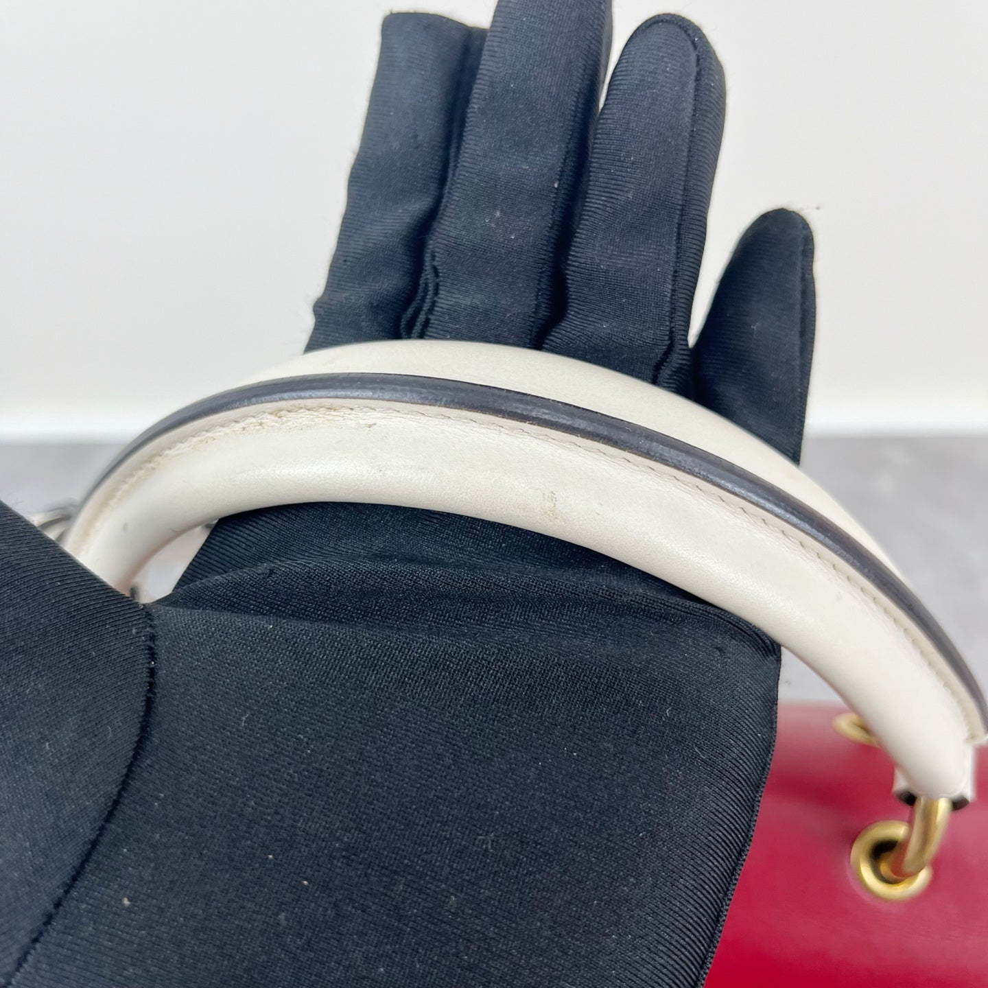 Gucci 476541DVUTT8056