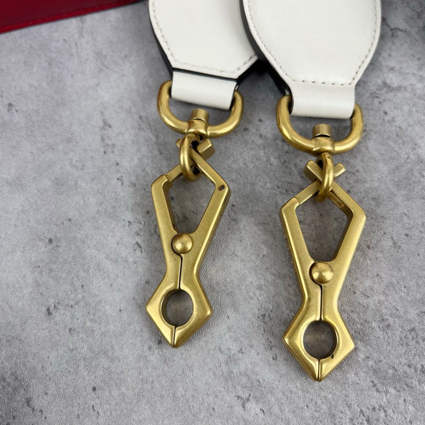 Gucci 476541DVUTT8056
