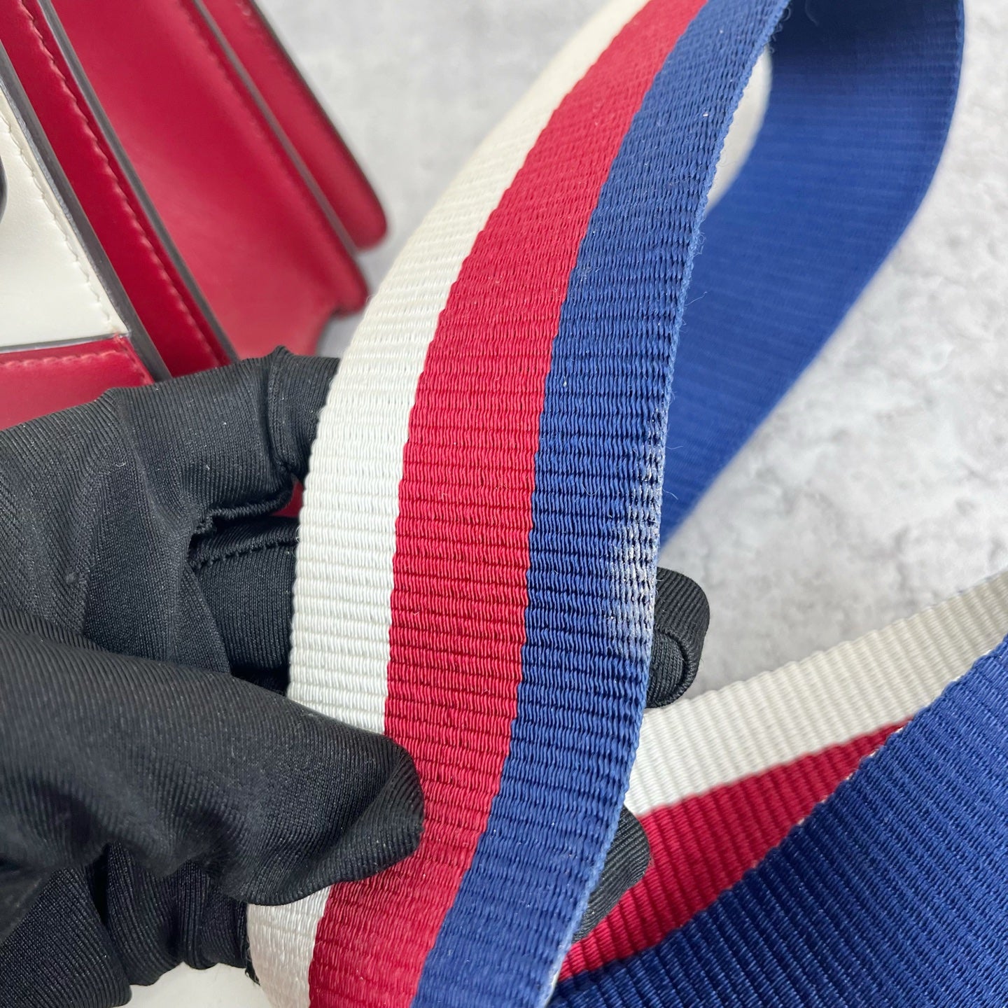 Gucci 476541DVUTT8056