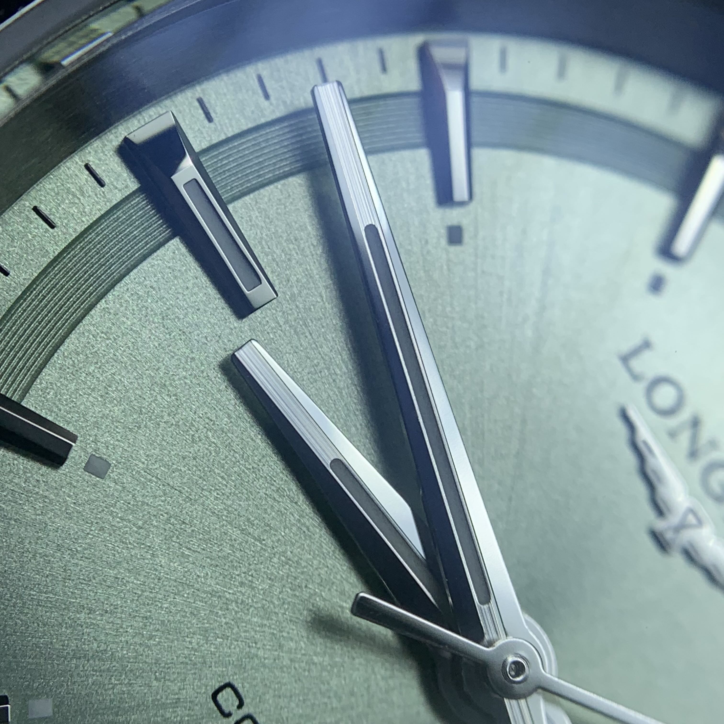Longines Conquest Series 34.00 L3.430.4.02.9