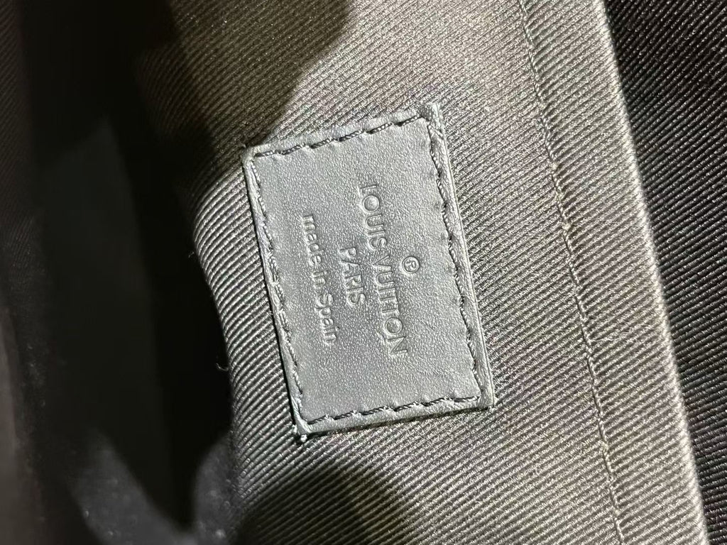 Louis Vuitton Clutch