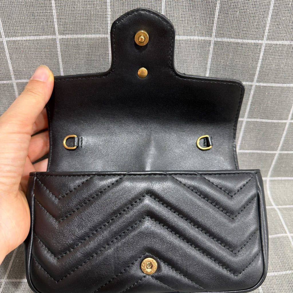 Gucci 476433DSVRT1000