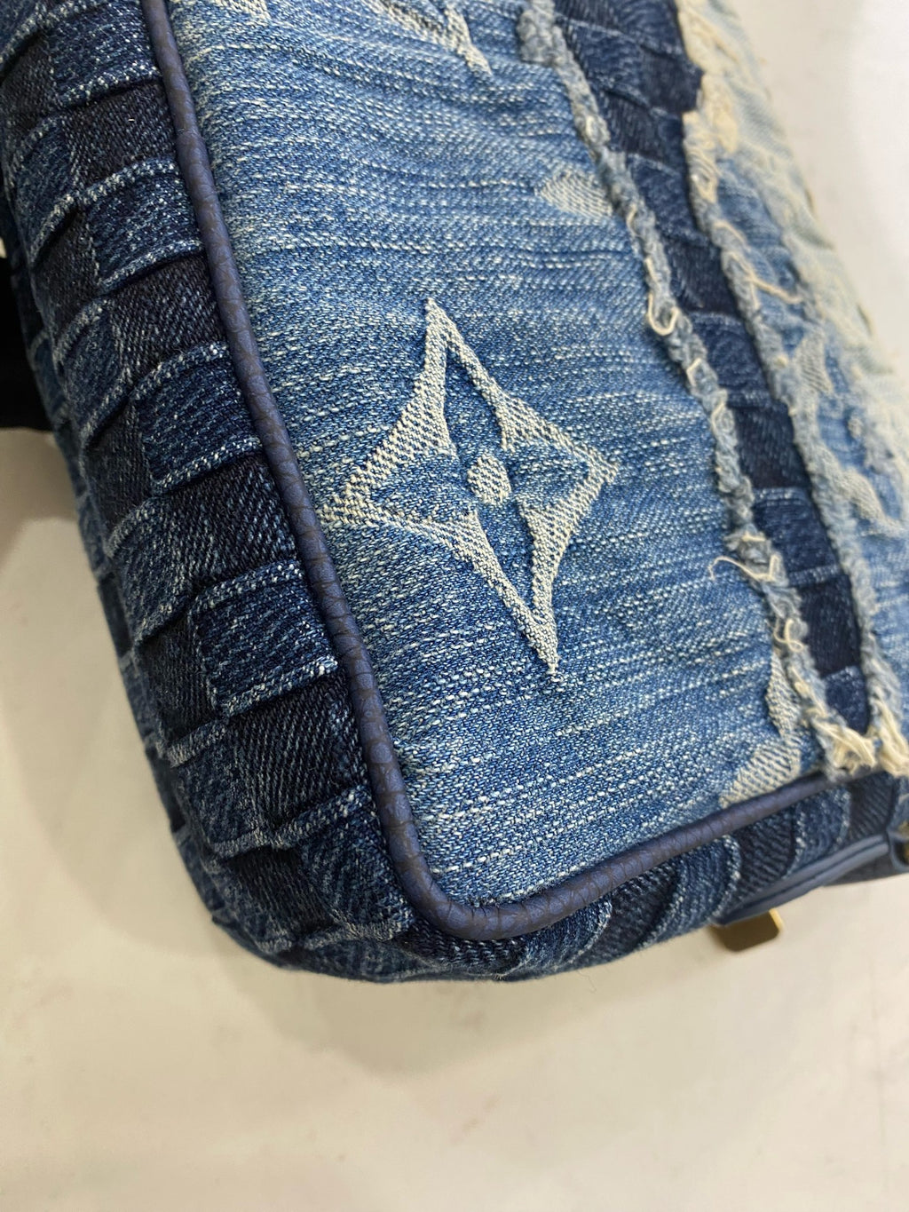 Louis Vuitton Shoulder Bag