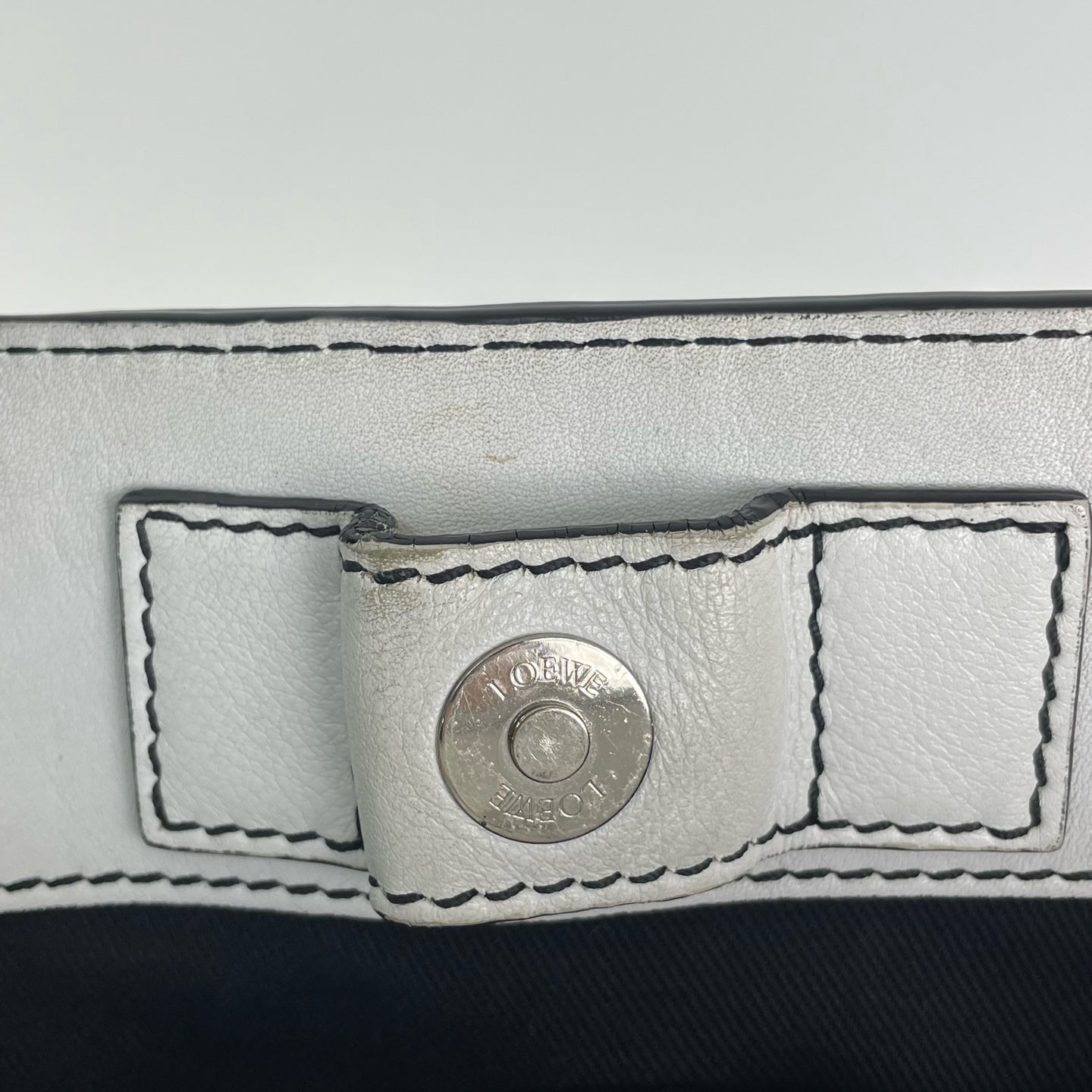 Loewe Beige