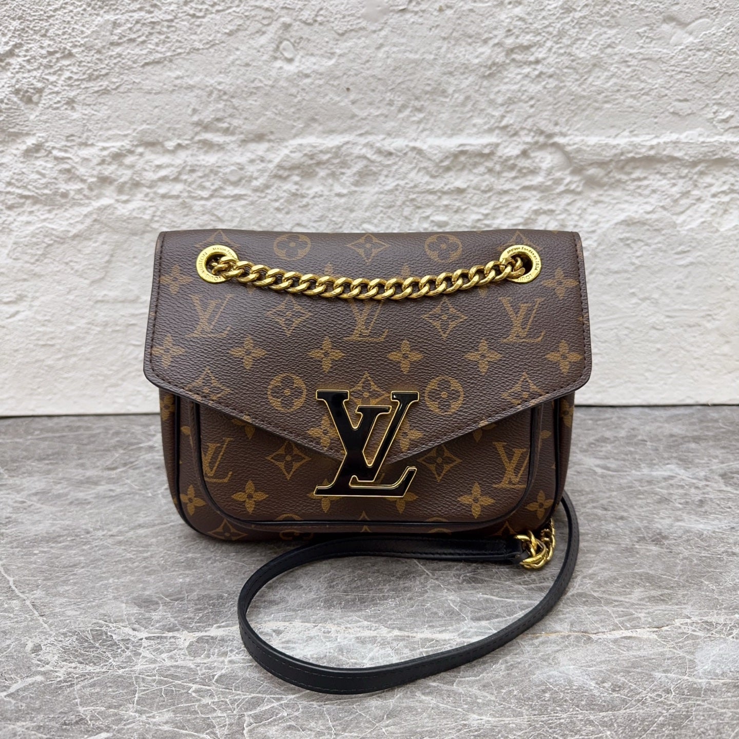 Louis Vuitton Messenger Bag