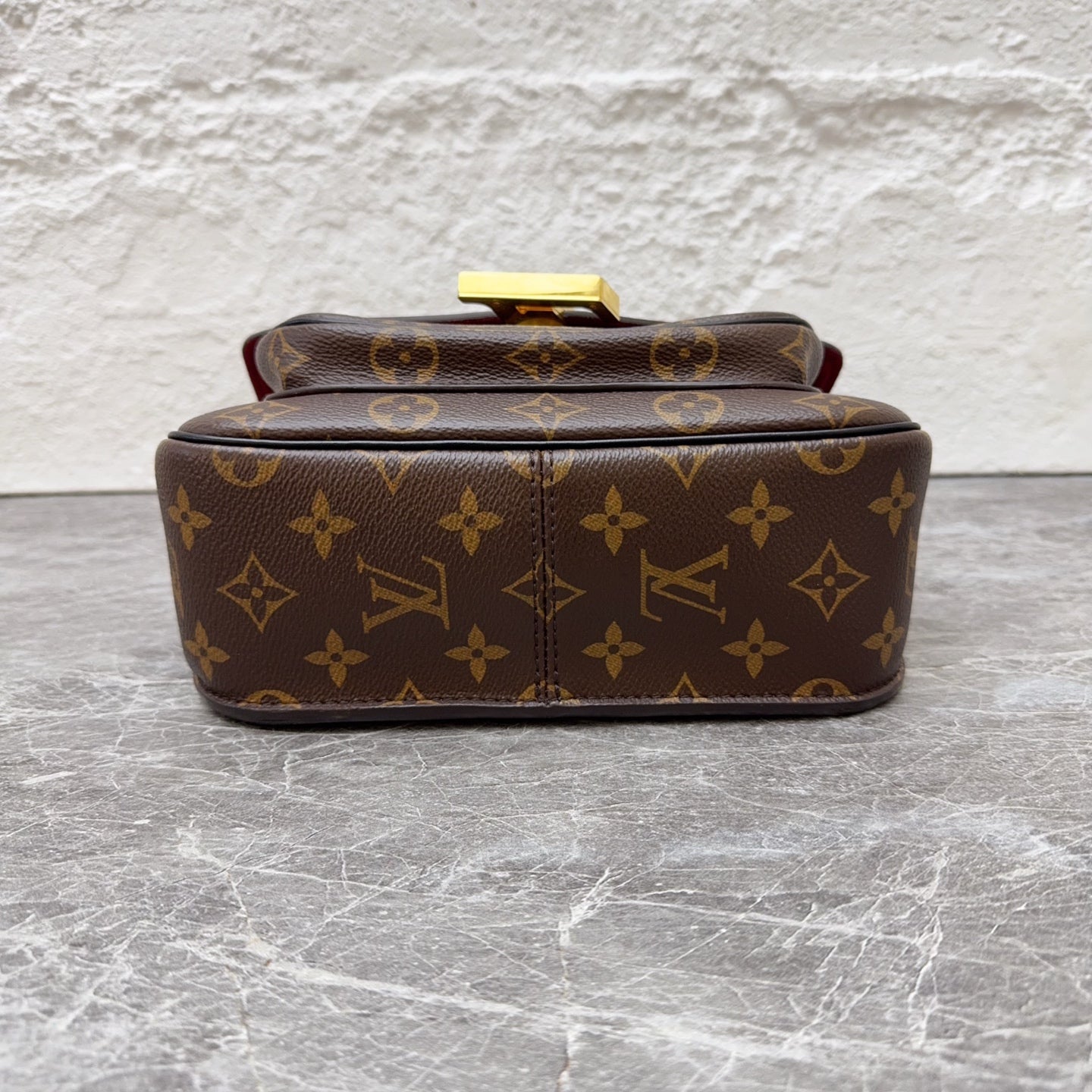 Louis Vuitton Messenger Bag