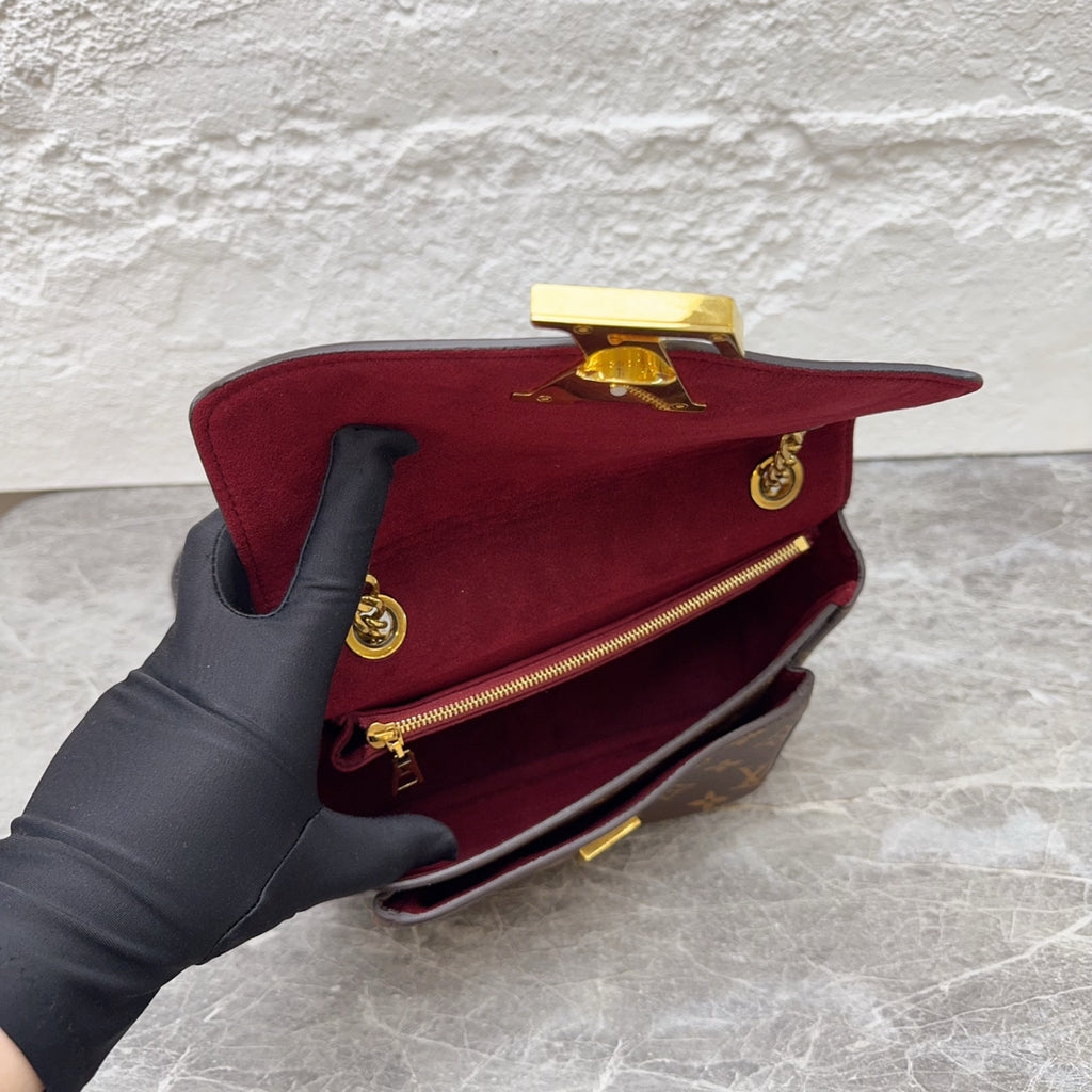 Louis Vuitton Messenger Bag