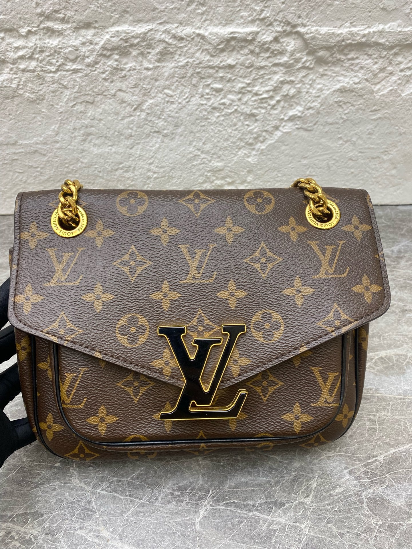 Louis Vuitton Messenger Bag