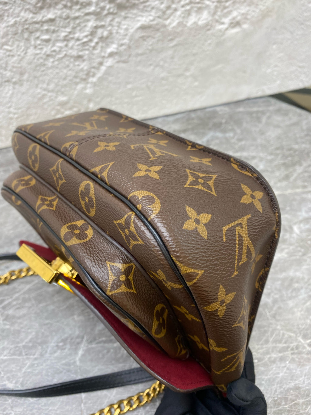 Louis Vuitton Messenger Bag