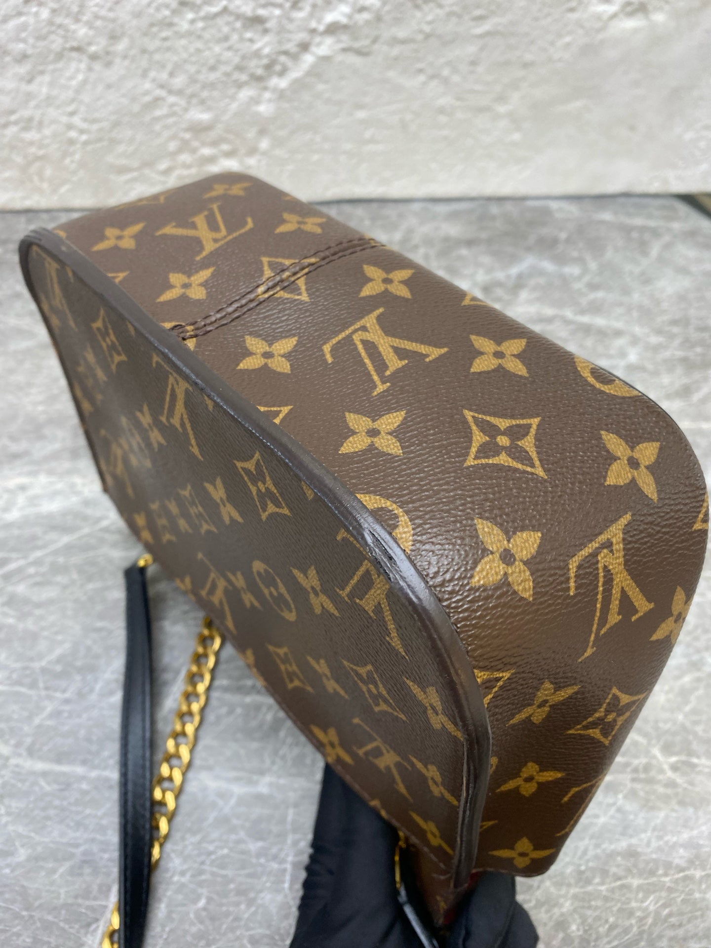 Louis Vuitton Messenger Bag
