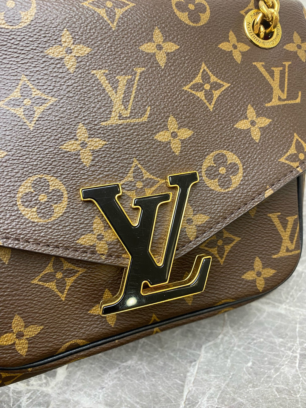 Louis Vuitton Messenger Bag