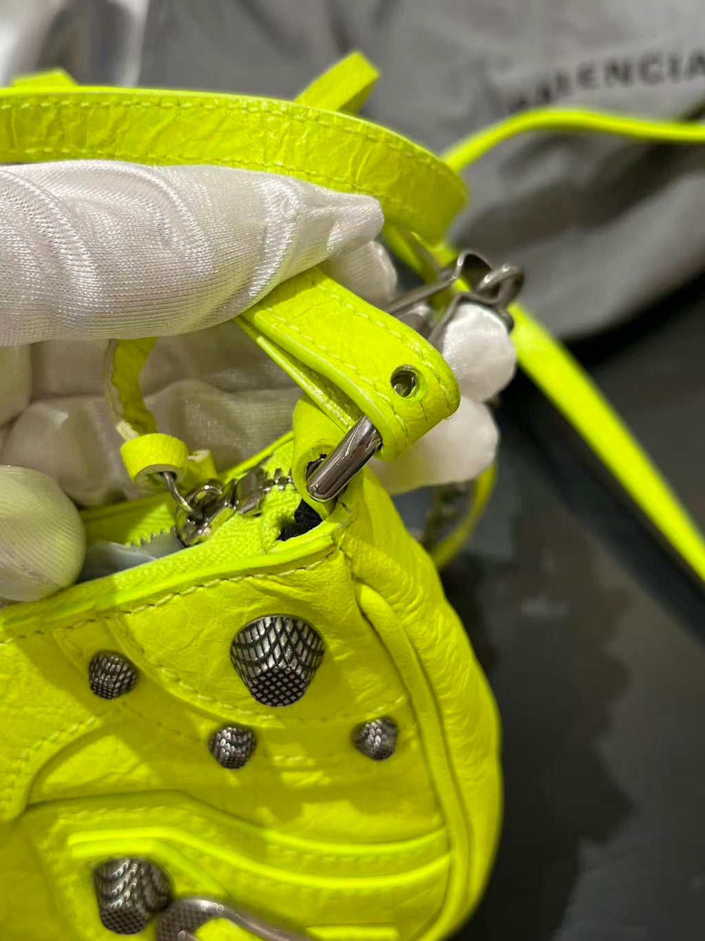 Balenciaga LE CAGOLE Yellow 6958141VGUY7206