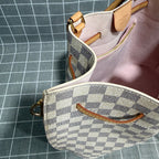 Louis Vuitton N41579
