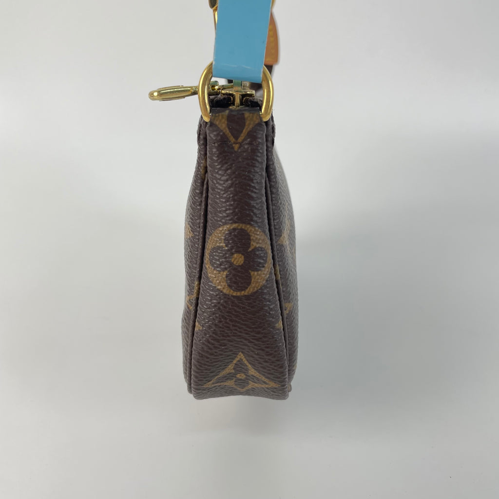 Louis Vuitton Clutch