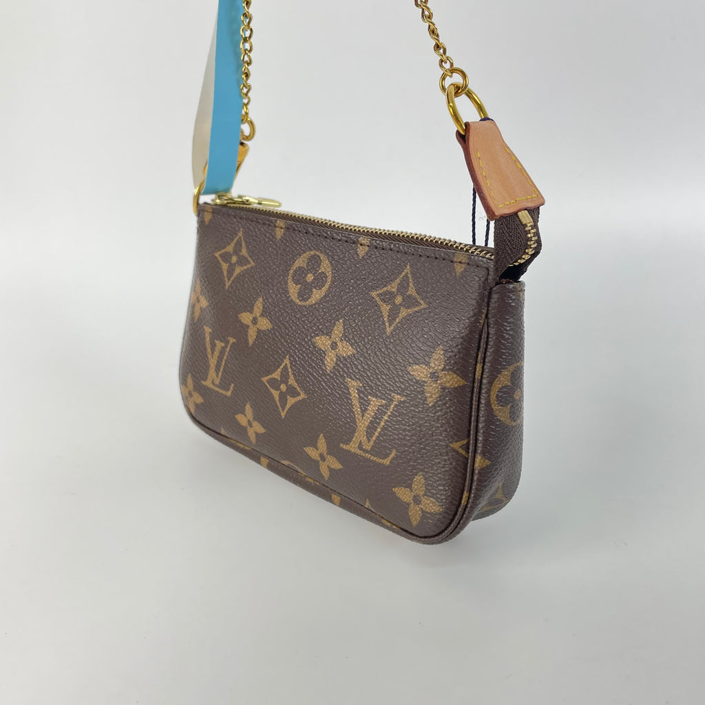 Louis Vuitton Clutch