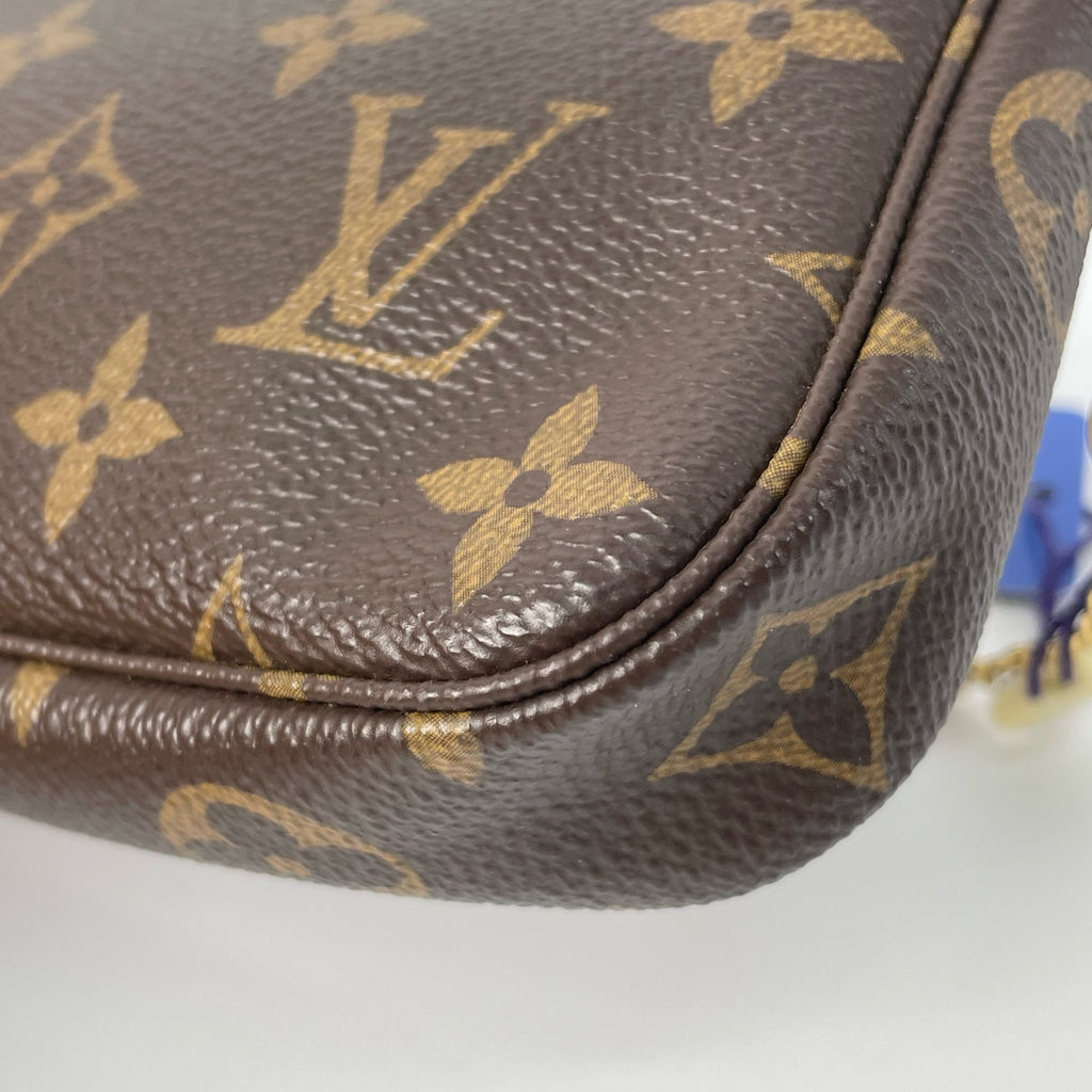 Louis Vuitton Clutch