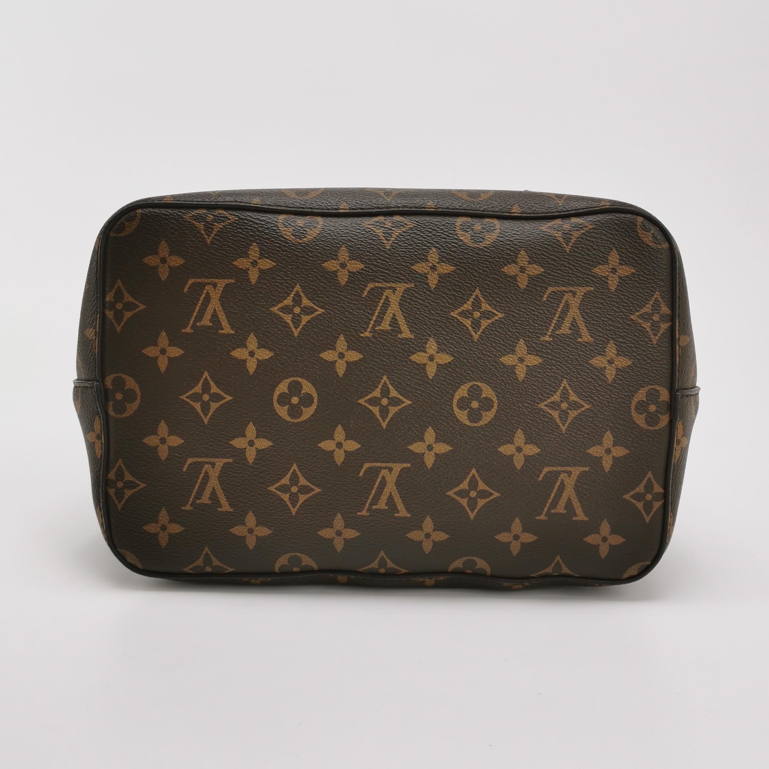 Louis Vuitton Néonoé Shoulder Bag M44020