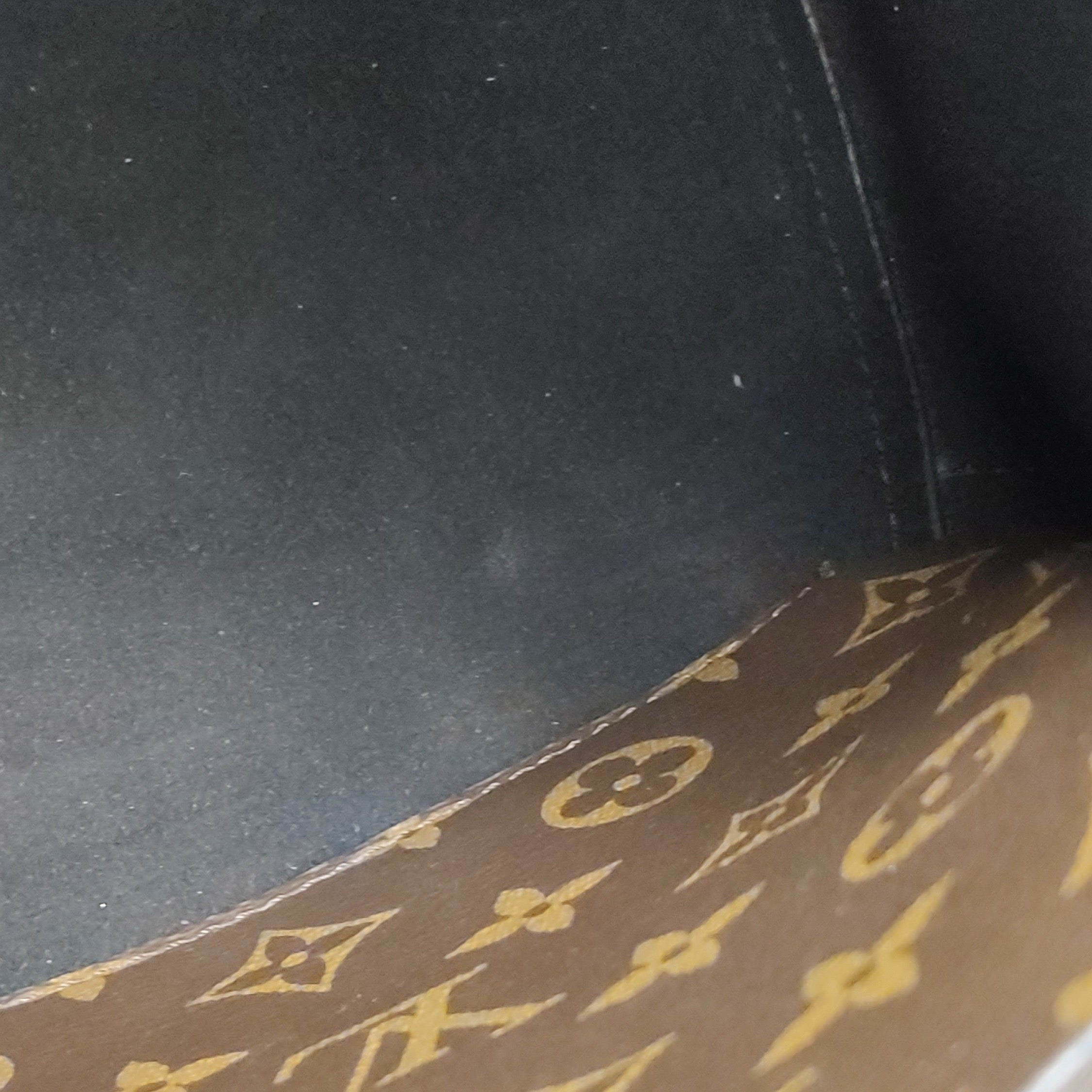 Louis Vuitton Néonoé Shoulder Bag M44020