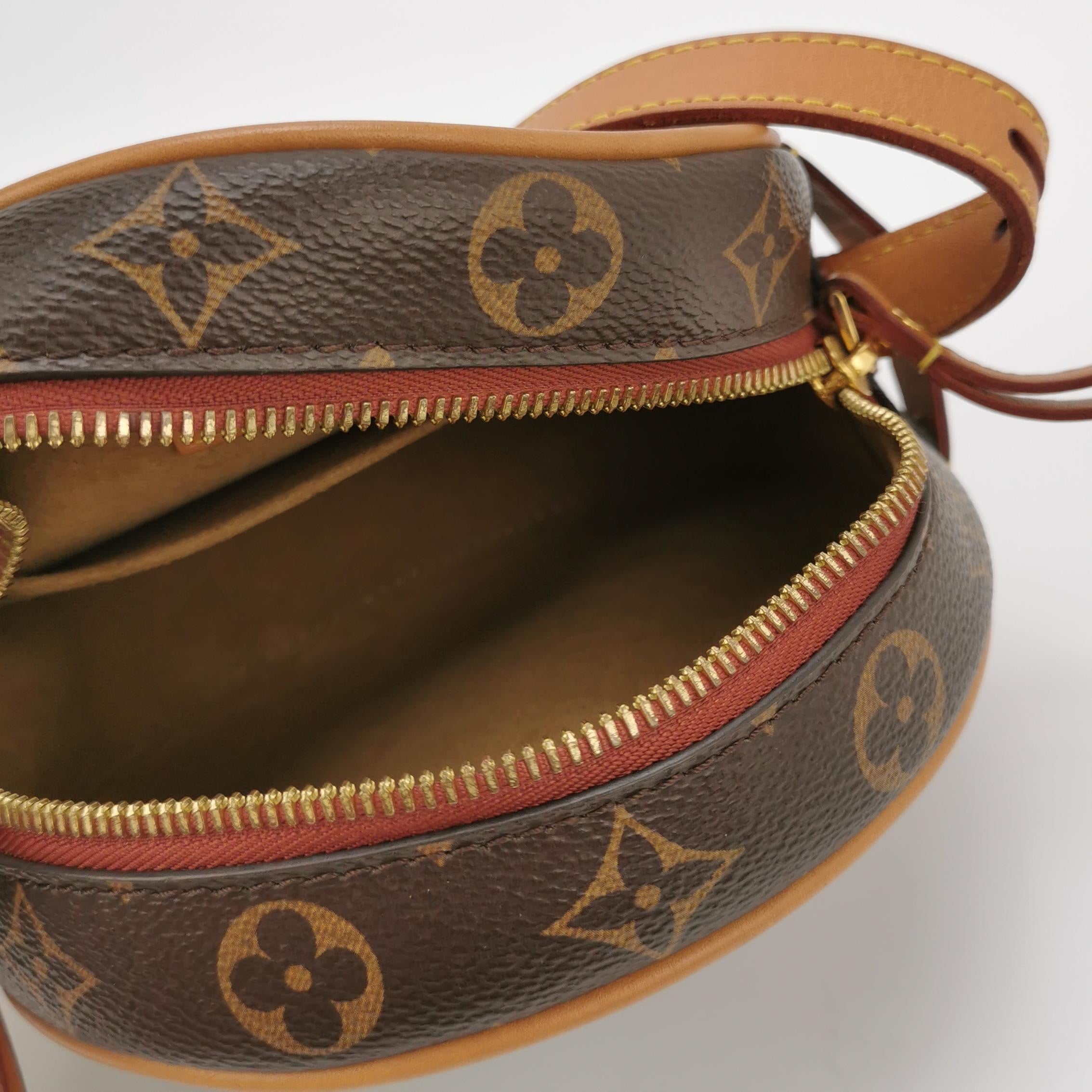 Louis Vuitton Boîte Chapeau Souple Crossbody M45578