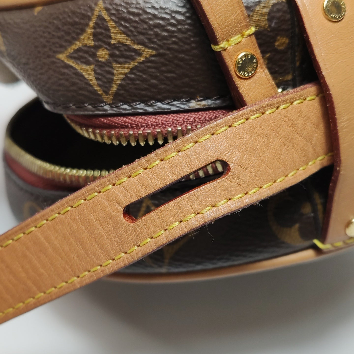 Louis Vuitton Boîte Chapeau Souple Crossbody M45578