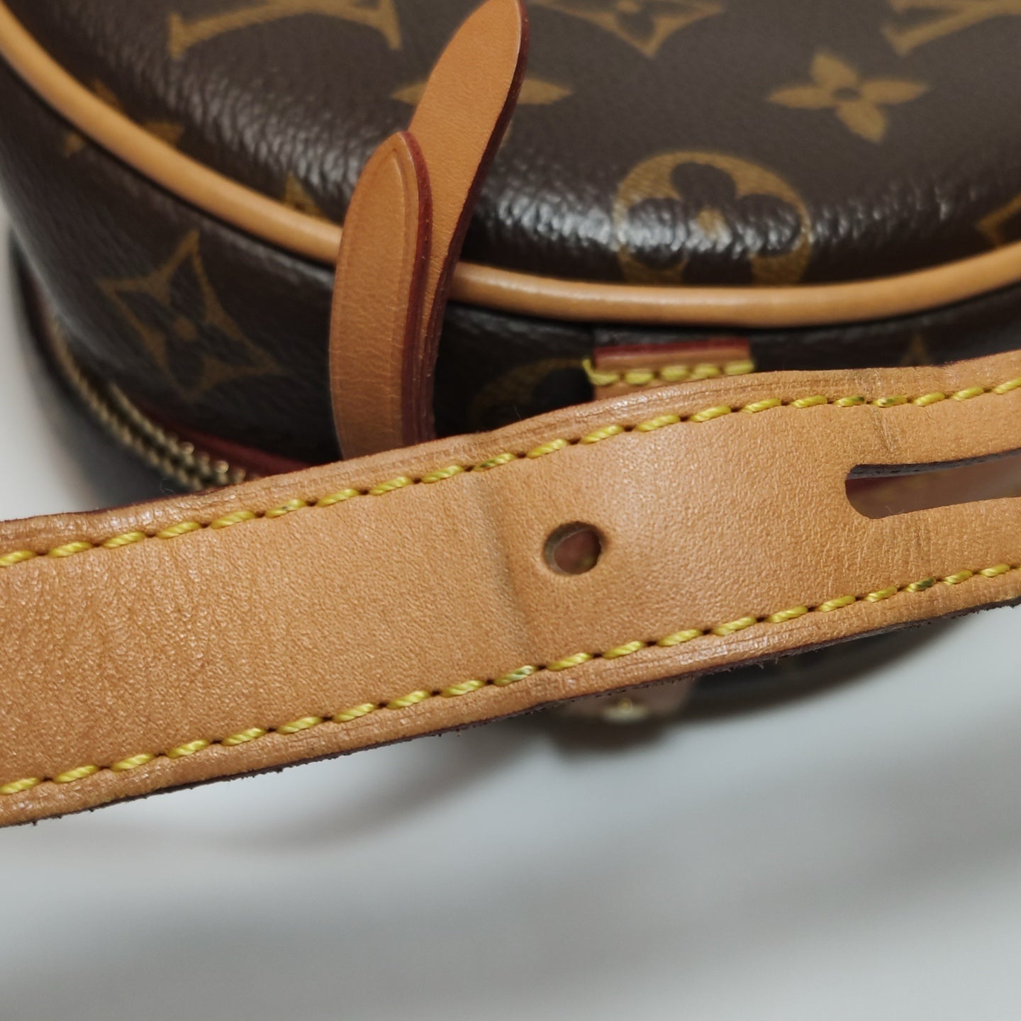 Louis Vuitton Boîte Chapeau Souple Crossbody M45578