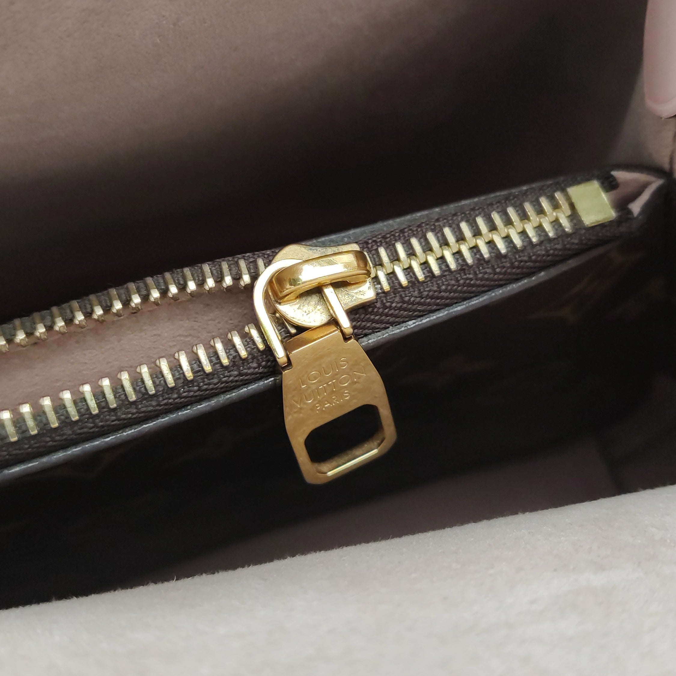 Louis Vuitton Other Shoulder Bag M44022