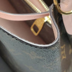 Louis Vuitton Other Shoulder Bag M44022