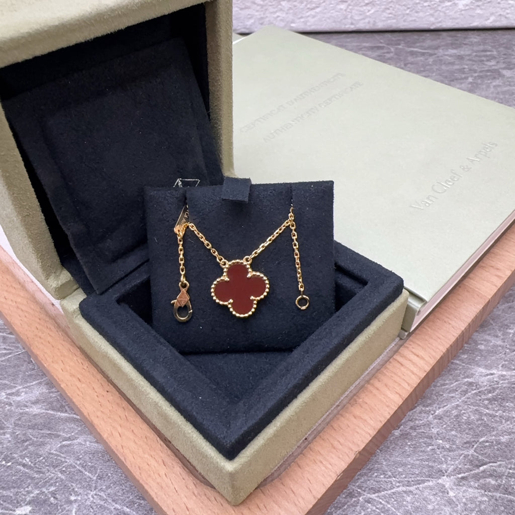 Van Cleef & Arpels Rose gold Necklace