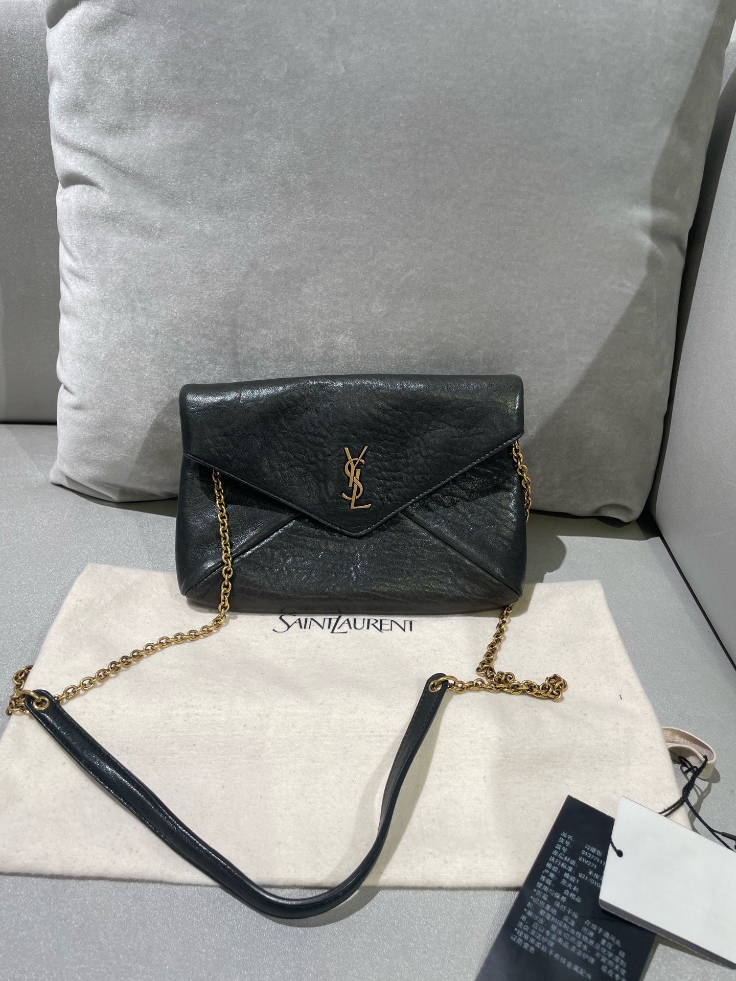 Saint laurent LE CASSANDRE pebble-grain sheepskin chain clutch bag Black Shoulder Bag 853610AACYT1000