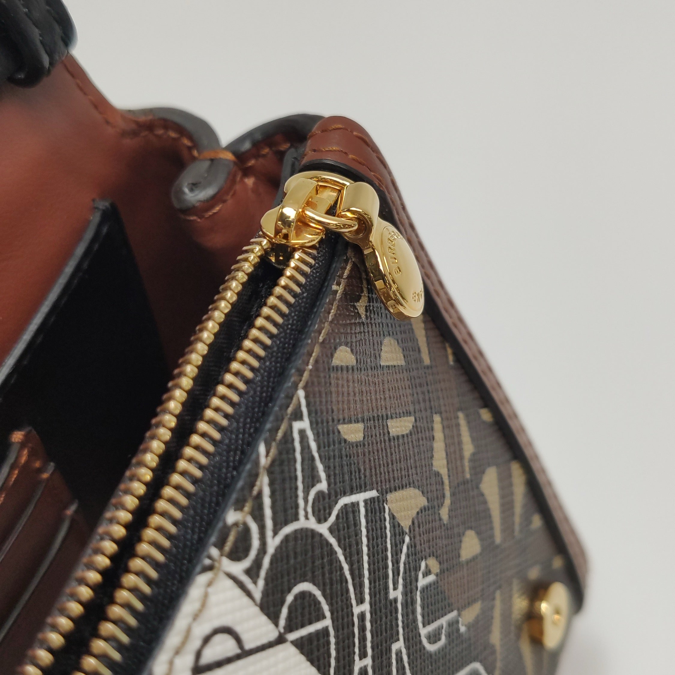 Burberry Other Crossbody 80207231