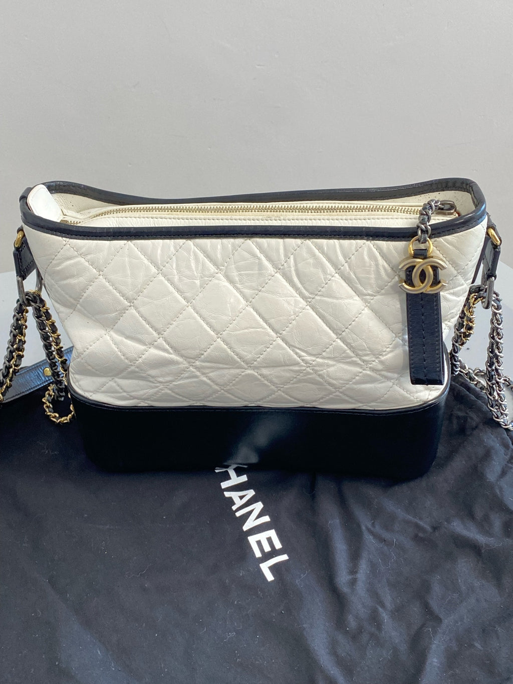 Chanel Medium-sized shoulder crossbody bag White AS1521-Y61477-C0200