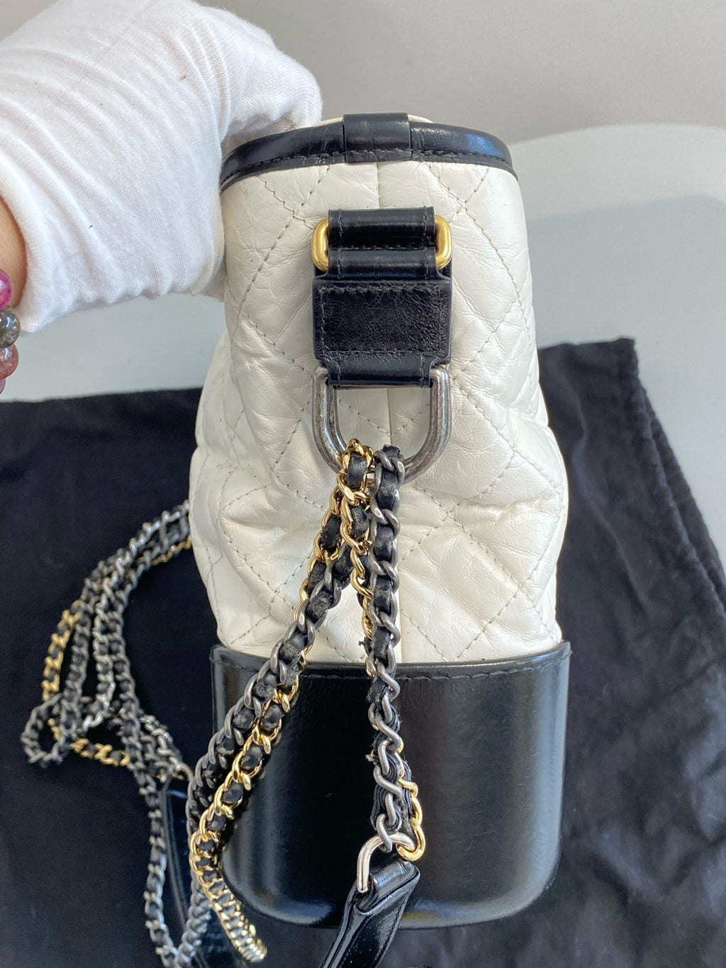 Chanel Medium-sized shoulder crossbody bag White AS1521-Y61477-C0200