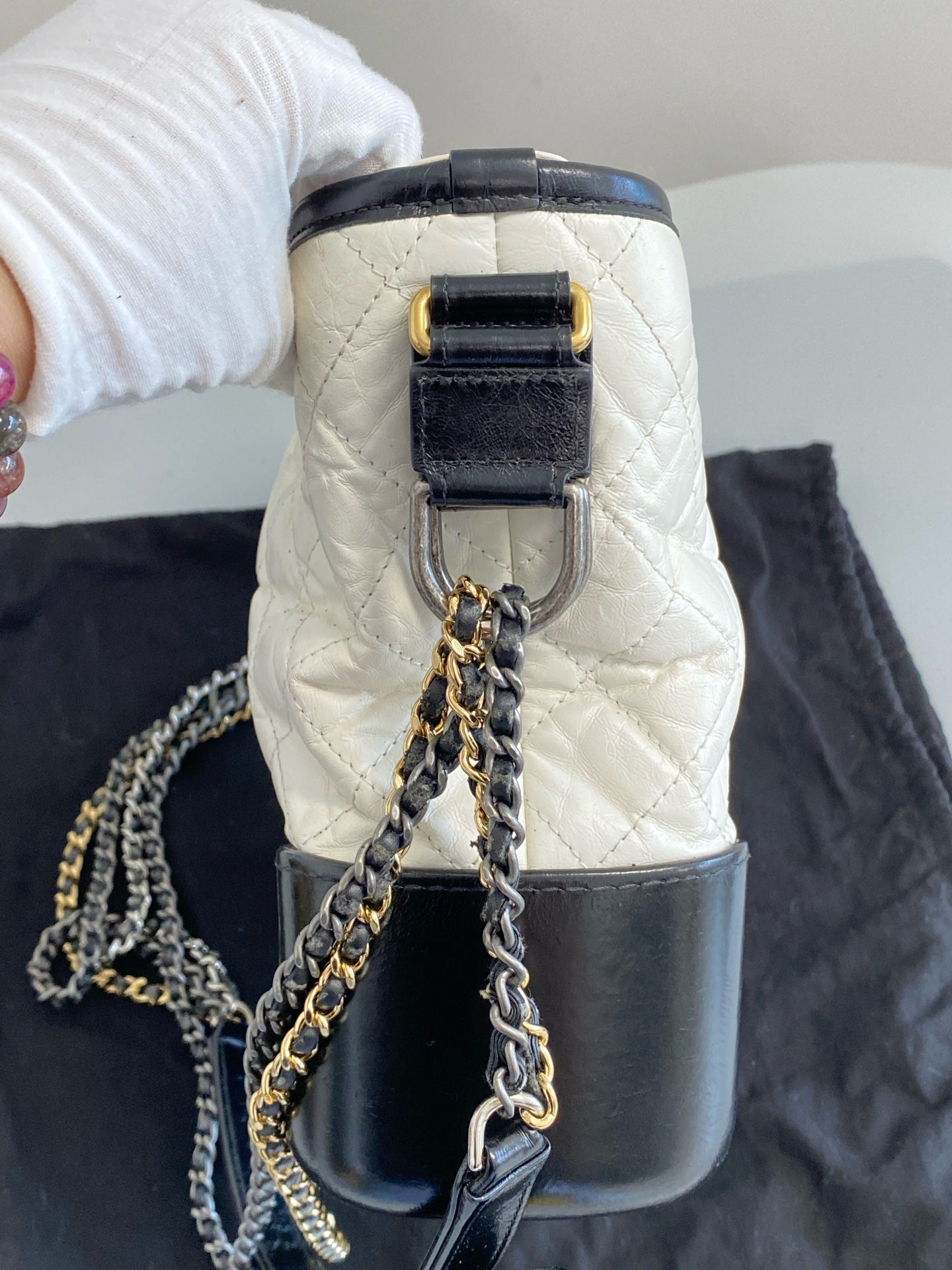 Chanel Medium-sized shoulder crossbody bag White AS1521-Y61477-C0200