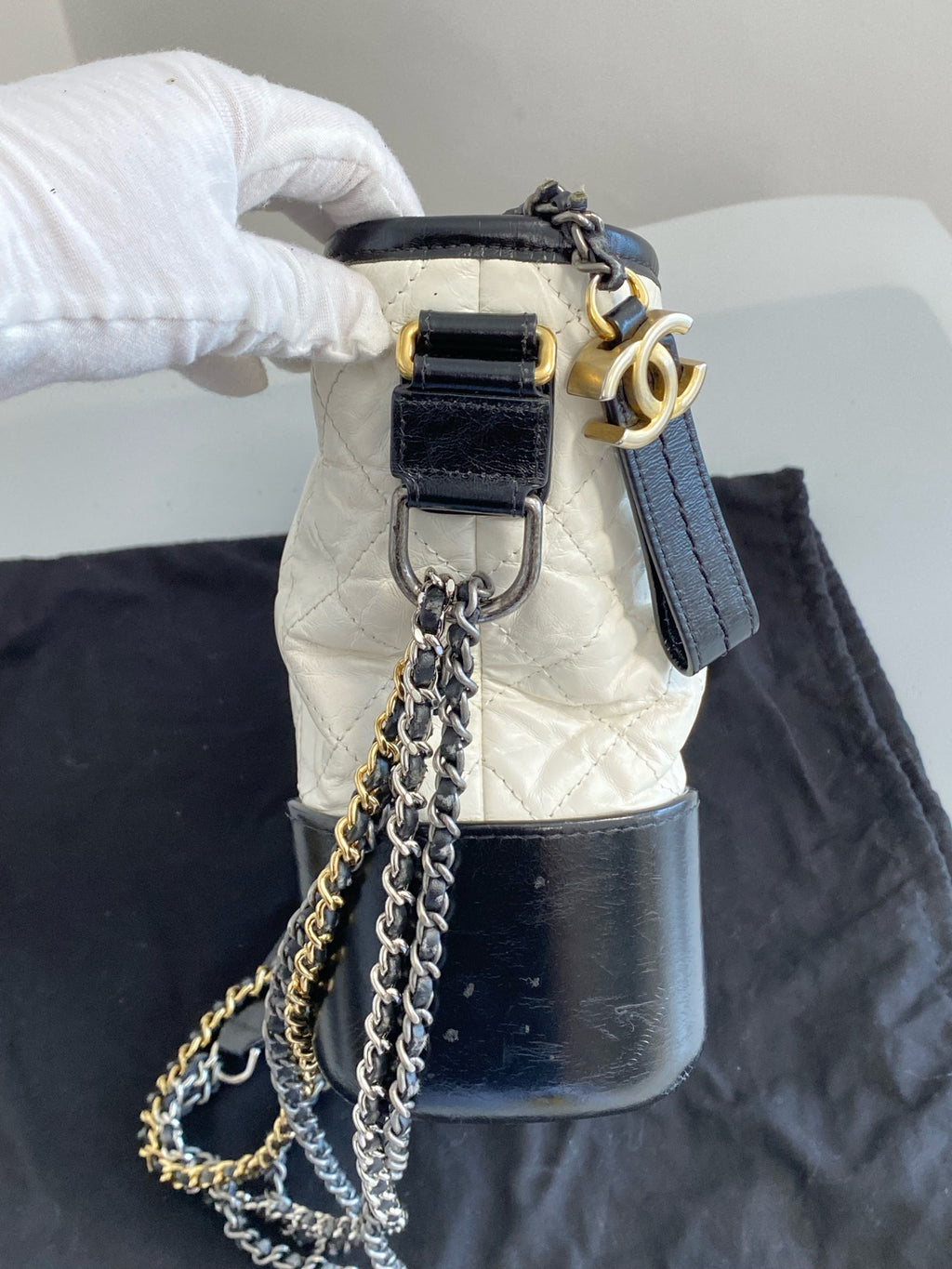 Chanel Medium-sized shoulder crossbody bag White AS1521-Y61477-C0200