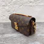 Louis Vuitton Messenger Bag