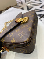 Louis Vuitton Messenger Bag