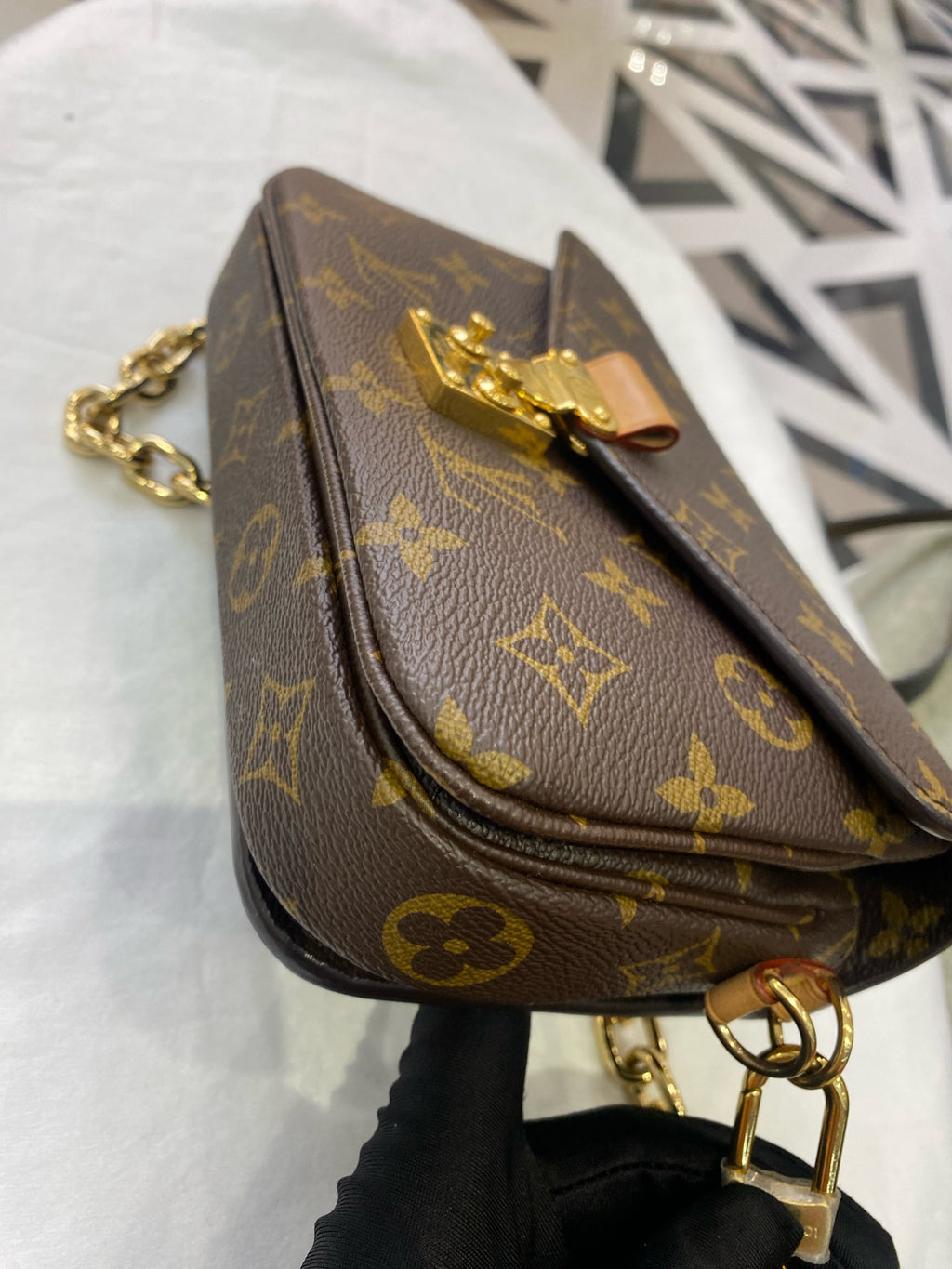 Louis Vuitton Messenger Bag