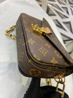 Louis Vuitton Messenger Bag