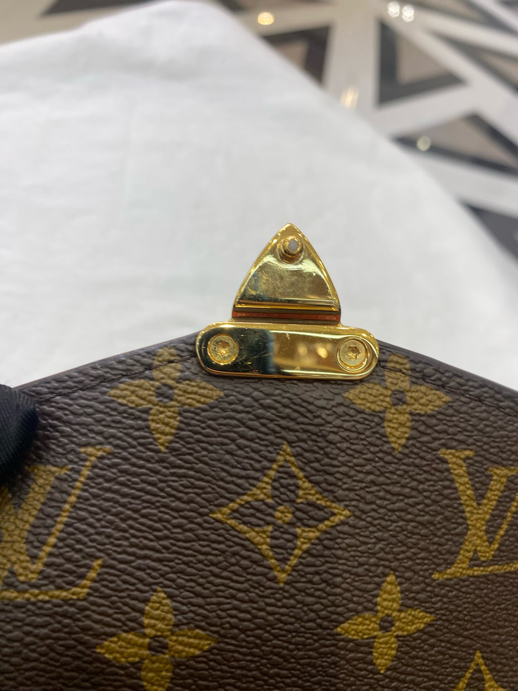 Louis Vuitton Messenger Bag