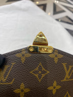 Louis Vuitton Messenger Bag