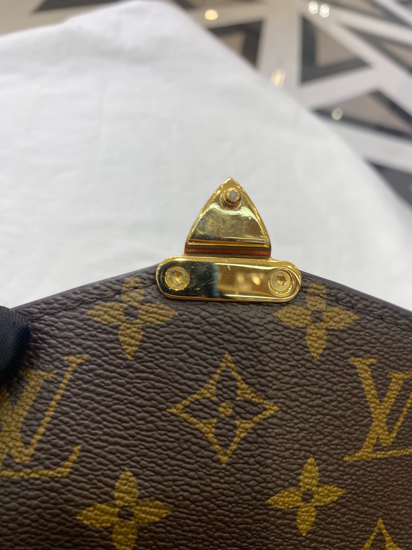 Louis Vuitton Messenger Bag