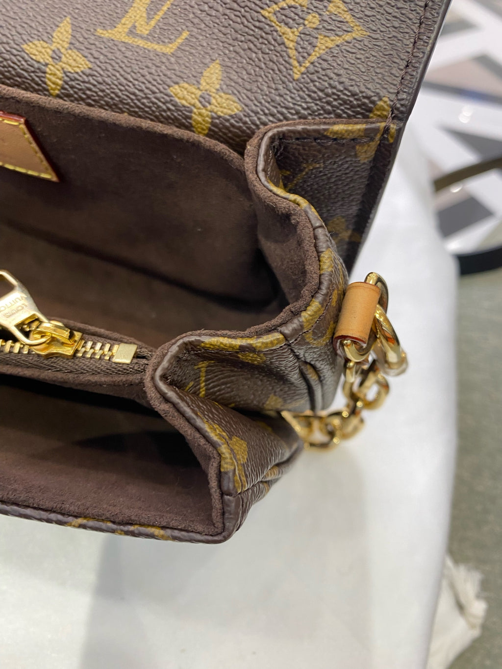Louis Vuitton Messenger Bag