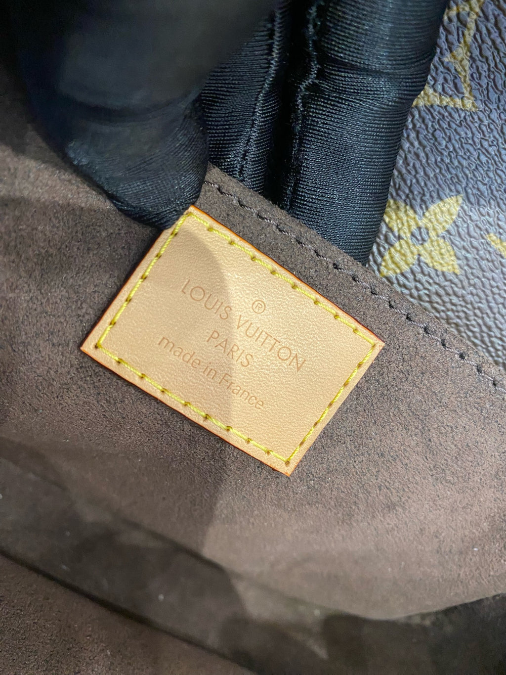 Louis Vuitton Messenger Bag