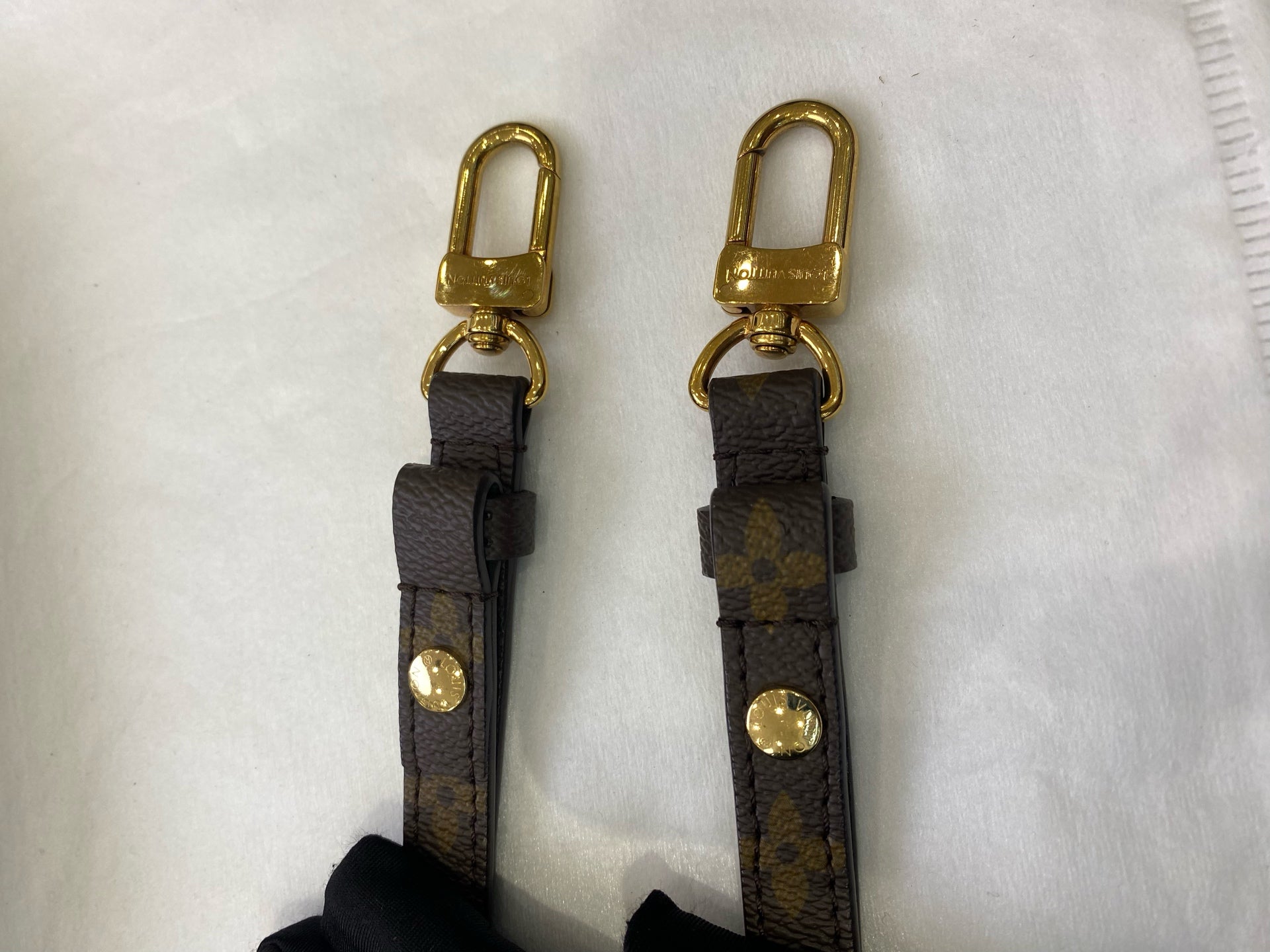 Louis Vuitton Messenger Bag