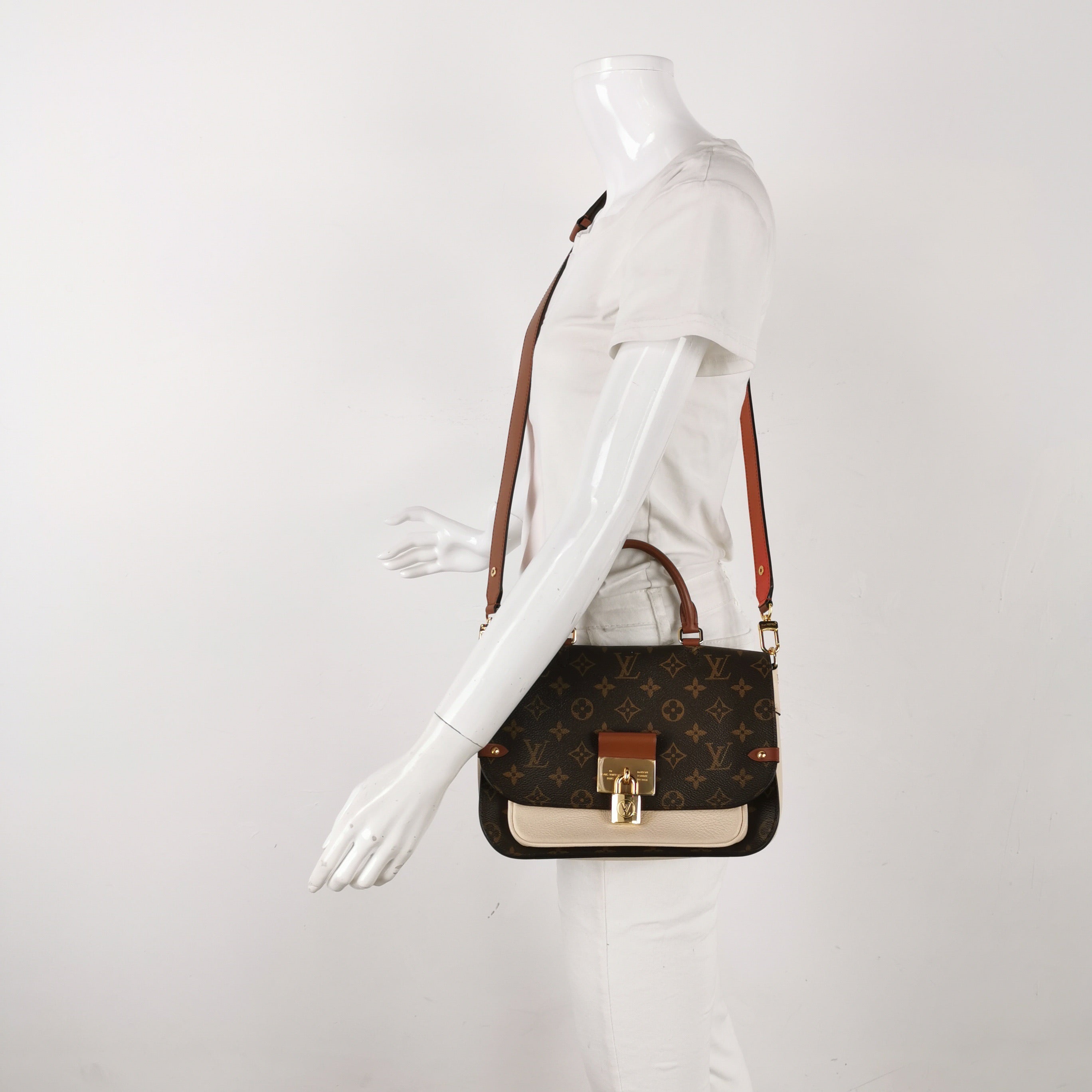 Louis Vuitton Other Crossbody M44353