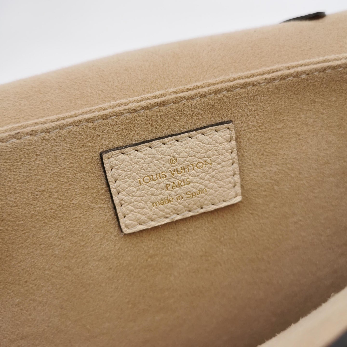 Louis Vuitton Other Crossbody M44353