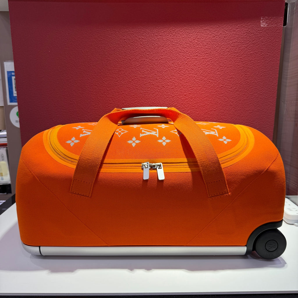 Louis Vuitton Orange 32.0x 55.0x 25.0 cm M20130