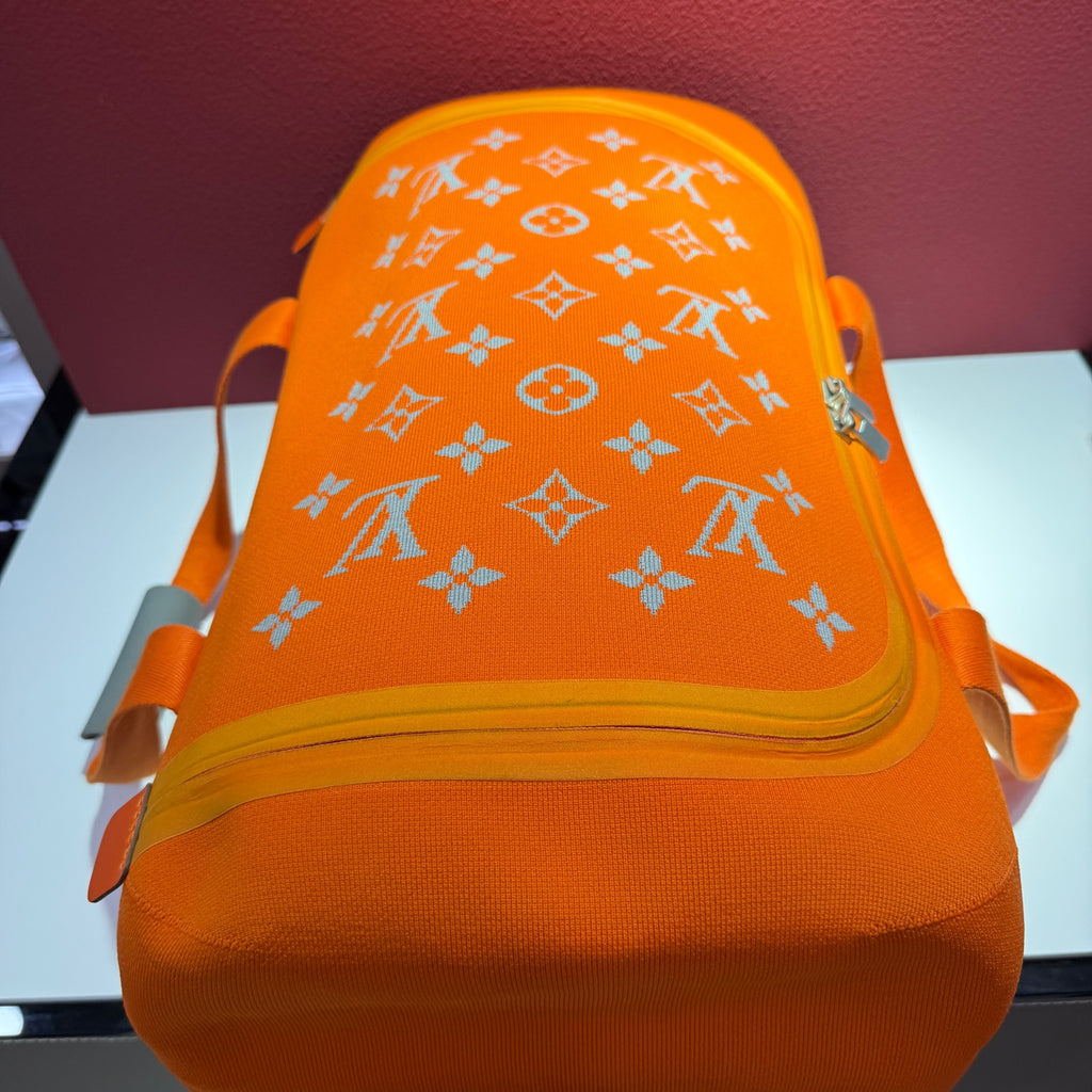 Louis Vuitton Orange 32.0x 55.0x 25.0 cm M20130