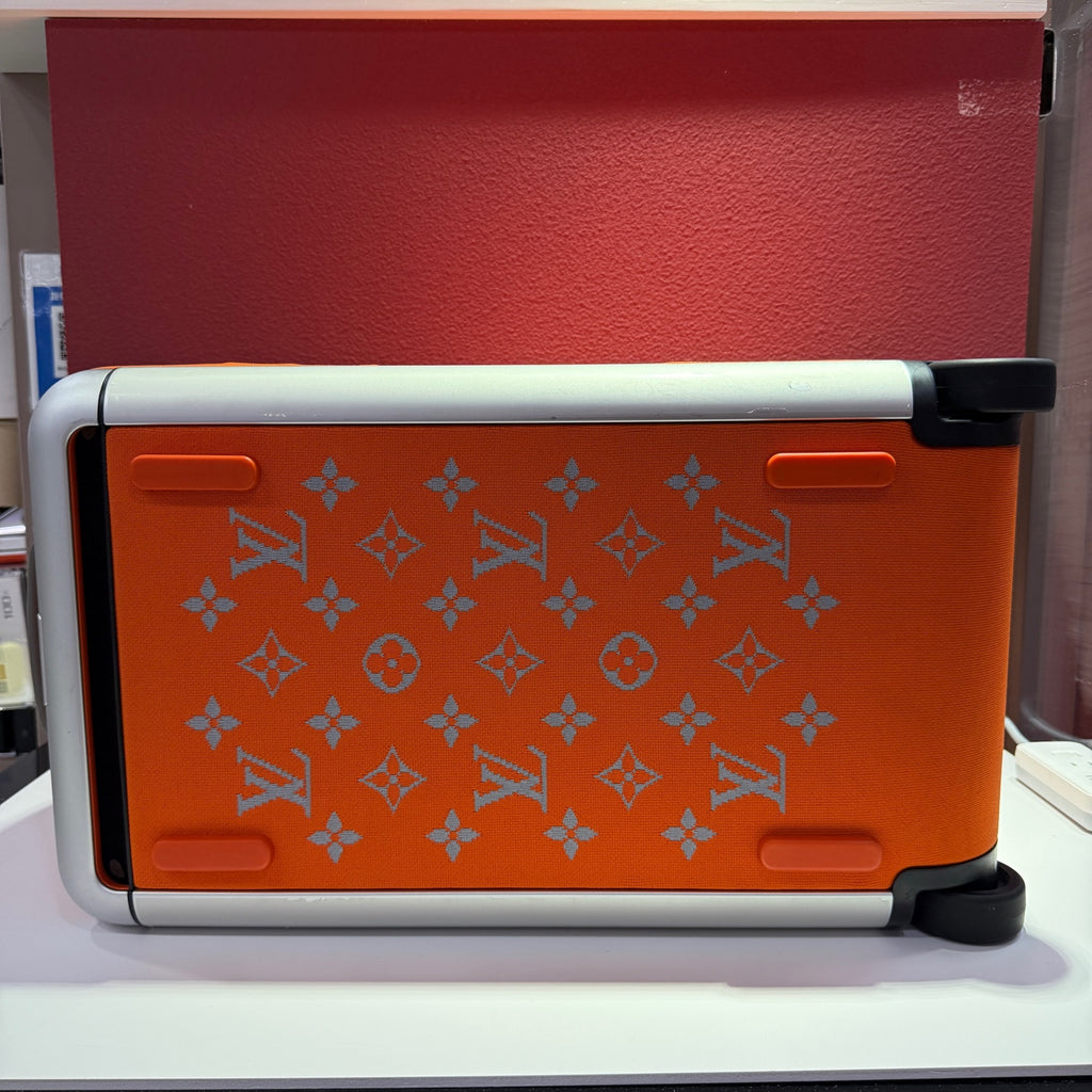 Louis Vuitton Orange 32.0x 55.0x 25.0 cm M20130