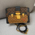 Louis Vuitton 20.0x 12.0x 5.5 cm M43596